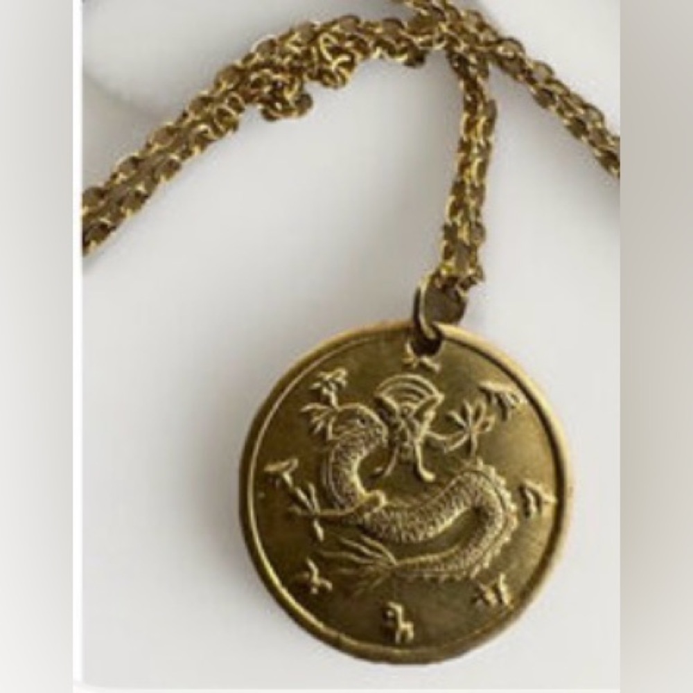 Vintage Chinese Dragon gold tone pendant necklace Round Charm Coin 18" Chain